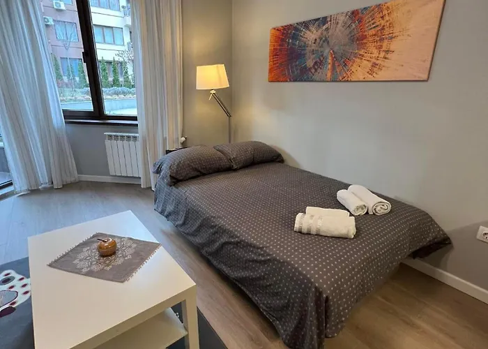 Апартаменты Boston Cozy Elegant Family W Parking Near Nsa София